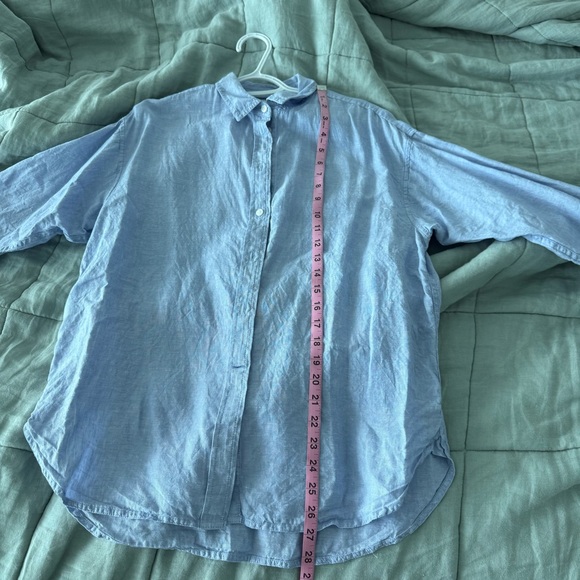 J Crew relaxed fit, 100% linen button-down shirt, size 10 Petite, pale blue. - Picture 4 of 4